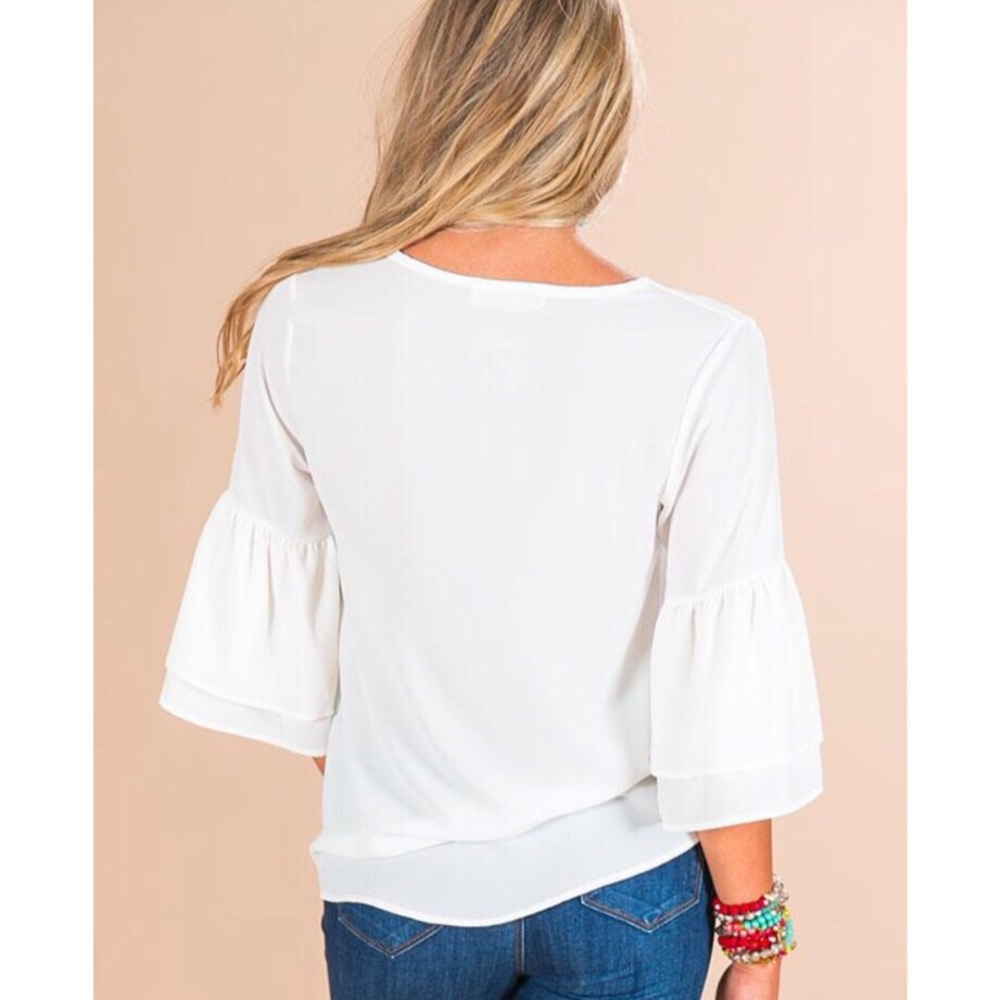 🎉HP 8/22🎉NEW SIZE S Impressions Bell Sleeve White Shift Top - Picture 4 of 5